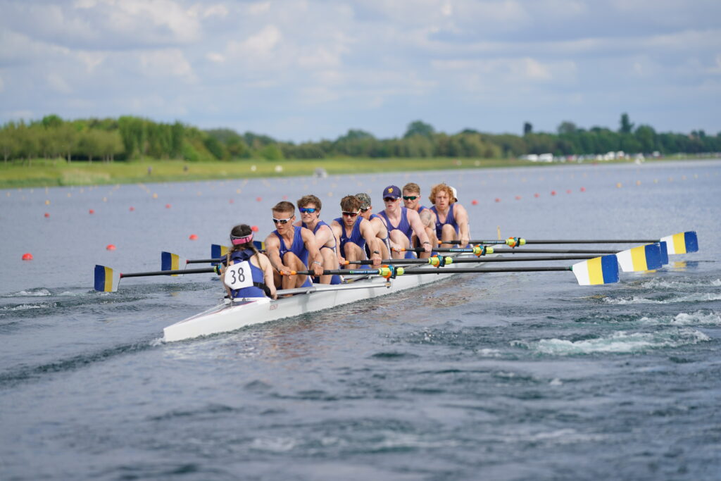 Senior Men's Eight at MET